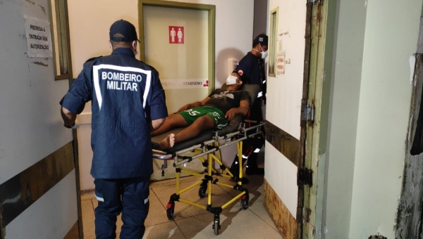 Dono de distribuidora é alvejado com um disparo de arma de fogo nas nádegas